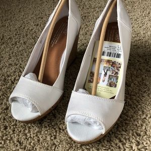 TOMS Stella White Wedge 8